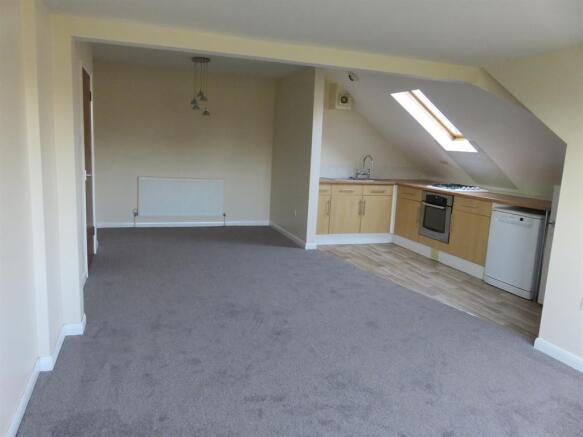 Lounge/Kitchen Area