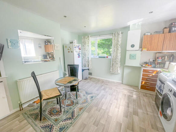 3 bed Semi-Detached for sale Image 4