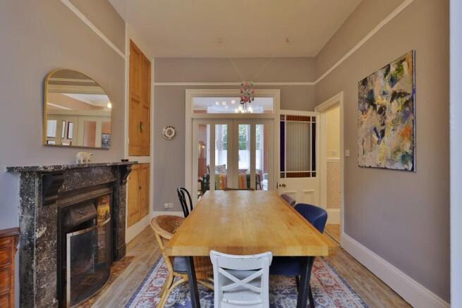 4 bed Town House for sale Image 9