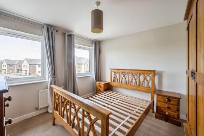 3 bed Town House for sale Image 11