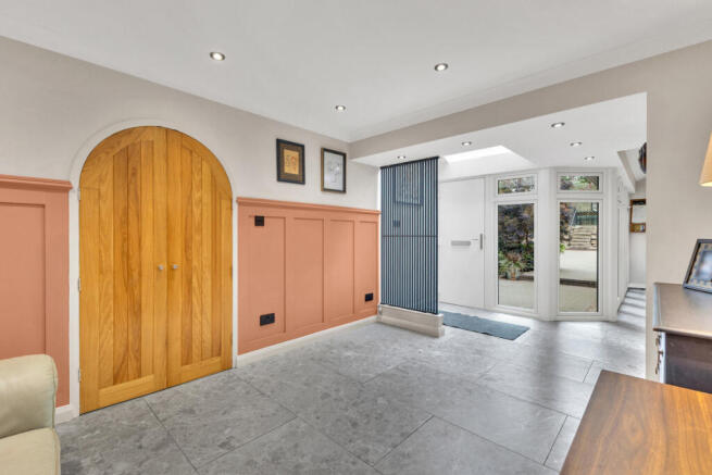5 bed Detached for sale Image 5