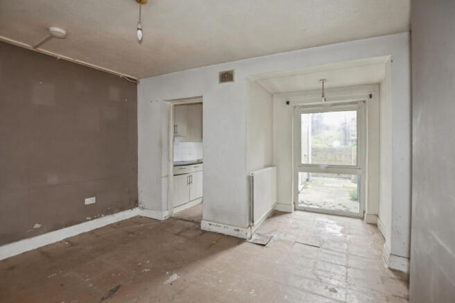4 West Street, Erith, DA8 1AE