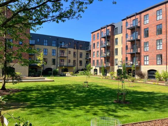 2 bed Apartment for sale Image 11