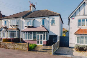 43, Walker Drive, Leigh-on-sea SS9 3QT