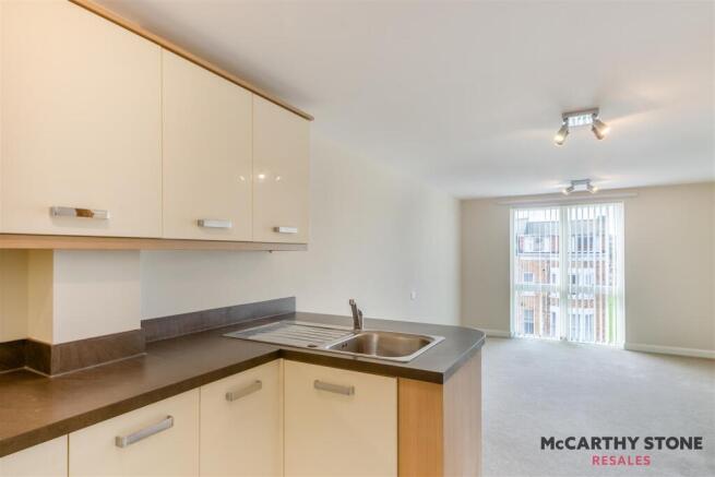 1 bed Apartment for sale Image 5