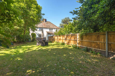 Whitmore Vale Road, Grayshott, Hindhead, Hampshire, GU26