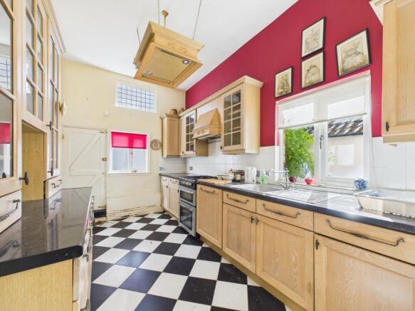 Kitchen 1.jpg