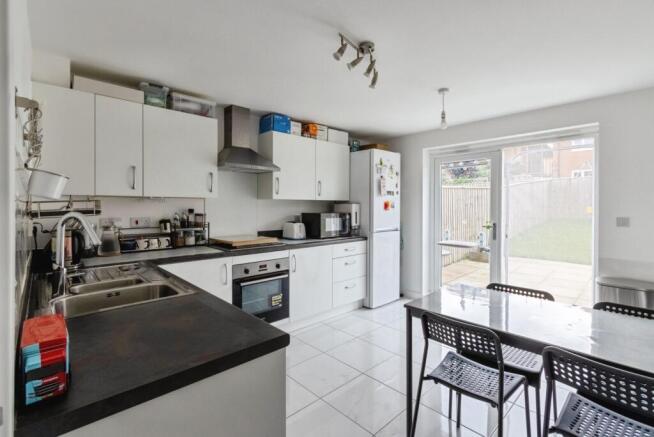 3 bed Semi-Detached for sale Image 7