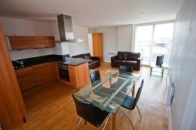 Kitchen (Main)