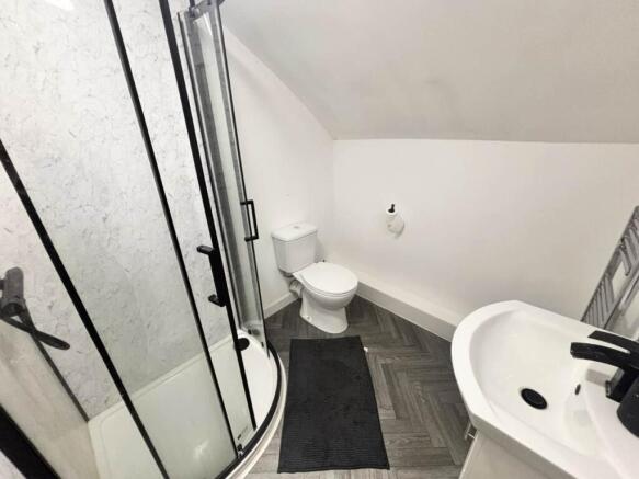 1 bed House Share to rent Image 9