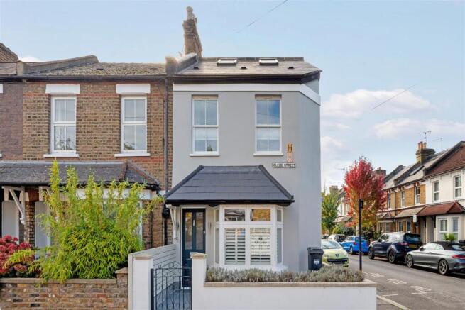 FOR SALE - Glebe Street, W4