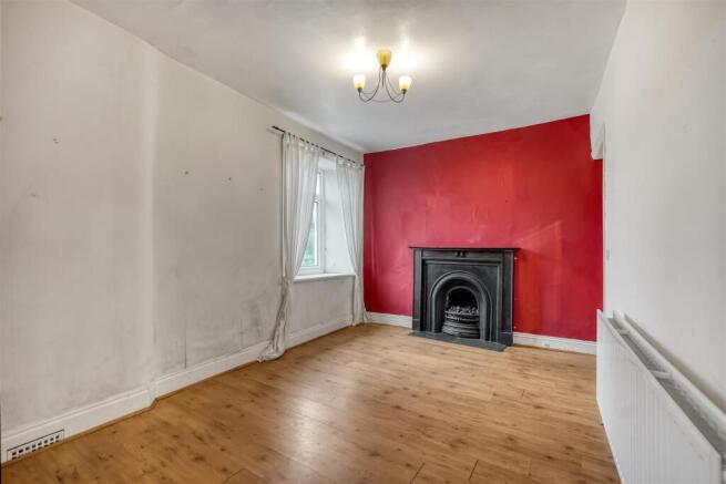 4 bed Detached for sale Image 7