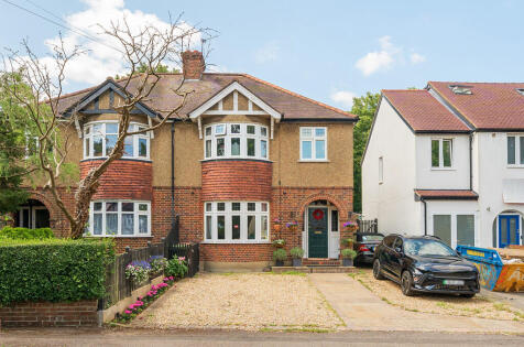 Pine Ridge, Carshalton