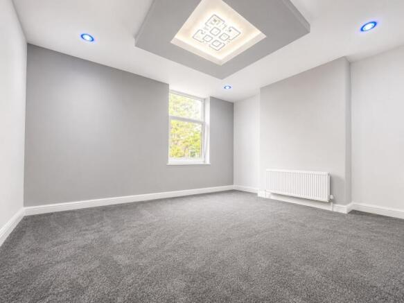 4 bed Terraced to rent Image 8