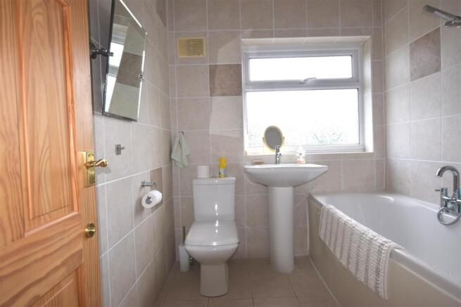 Bathroom/w.c.: