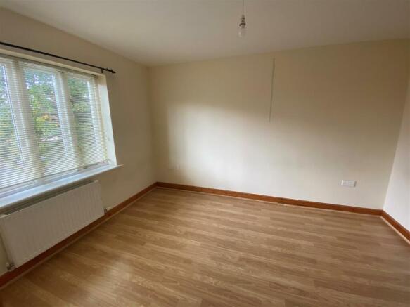 Bedroom 1.jpg