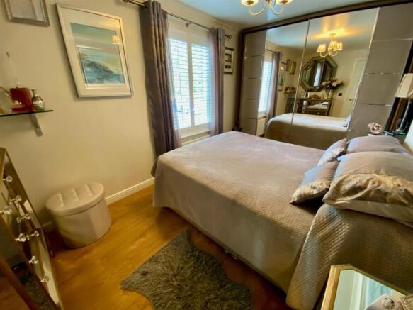 2 bed Apartment for sale Image 7