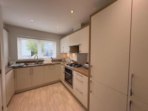 Kitchen 2.jpg