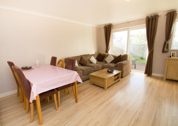 Dining/ Living Ro...