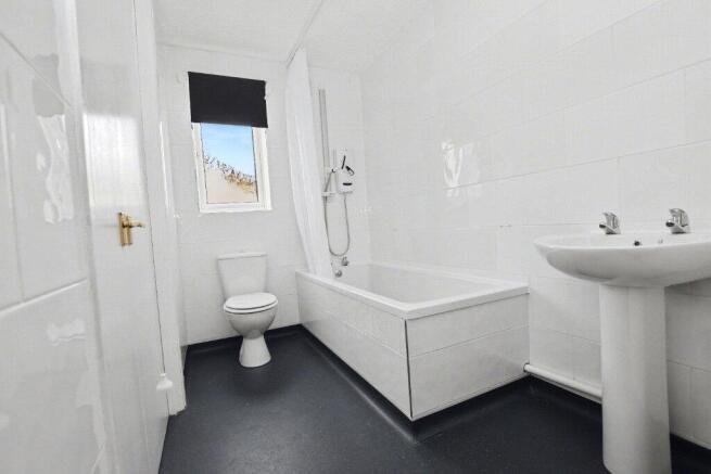 3 bed Semi-Detached for sale Image 7