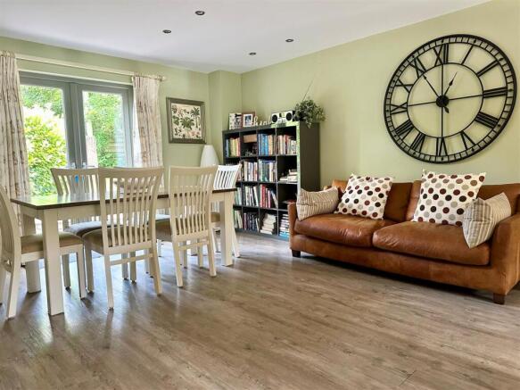 Dining Area.jpg