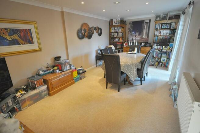 Dining or family rm