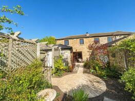 5, Blackmires Farm Mews, Queensbury, Bradford BD13 2BA