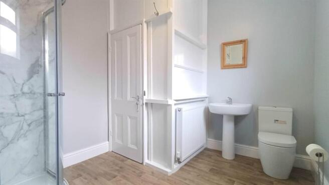 1 bed Apartment to rent Image 8