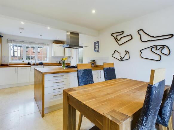 Kitchen/Dining Room