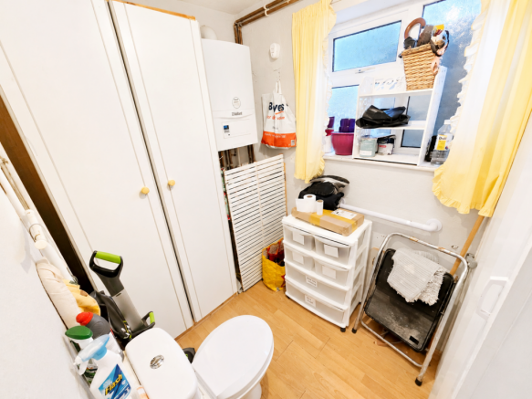 3 bed Terraced for sale Image 7