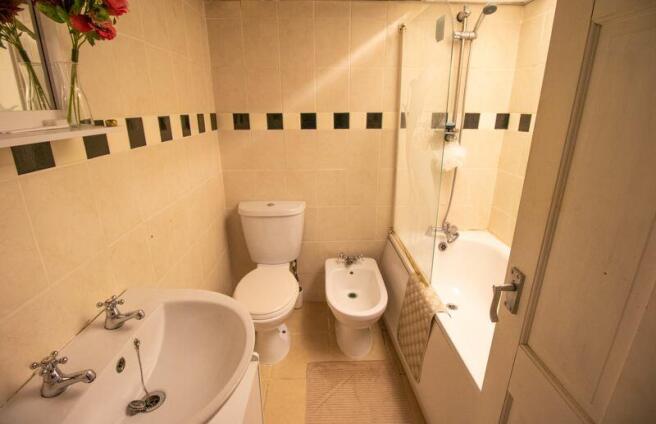 2nd Family bathroom (basement)