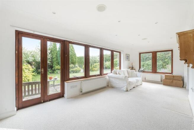 Farleys Close, West Horsley photo 4