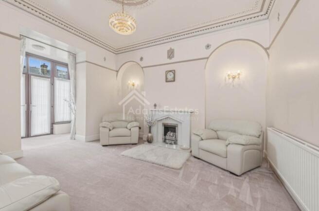 9 bed Detached for sale Image 8