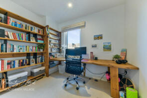 33, 19 Conningham Court, Dowding Drive, London SE9 6AY
