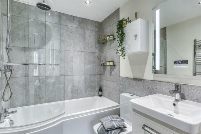 En-Suite Bathroom