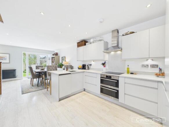 KITCHEN/DINING AREA