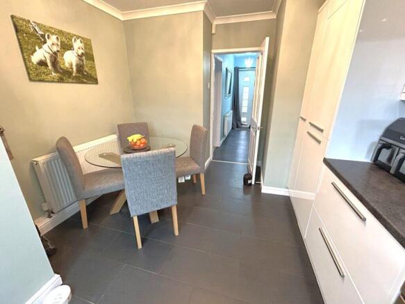 3 bed Semi-Detached for sale Image 8