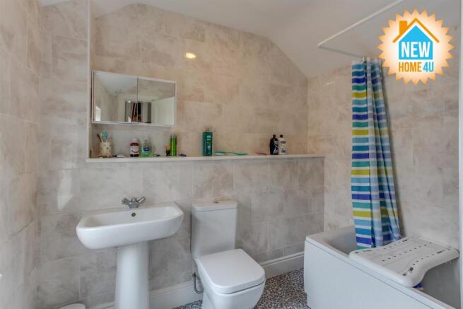 FAMILY BATHROOM: