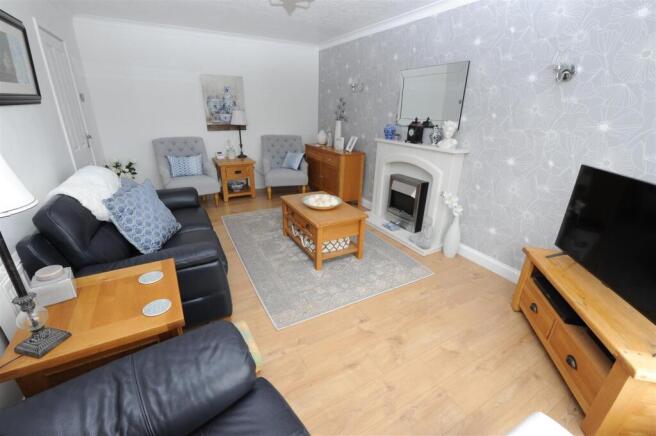 2 bed Detached Bungalow for sale Image 6