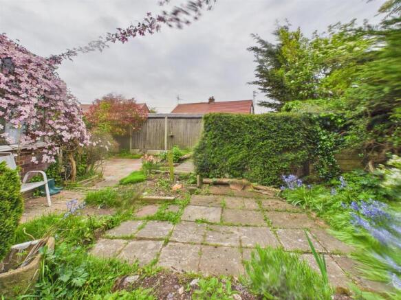2 bed Semi-Detached Bungalow for sale Image 11