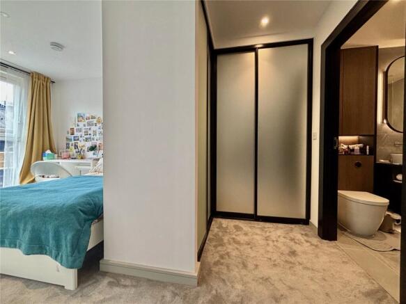 Bedroom/Bathroom/Sto