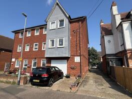 Flat 2, Bowling Green Court, Tomline Road, Felixstowe IP11 7QE