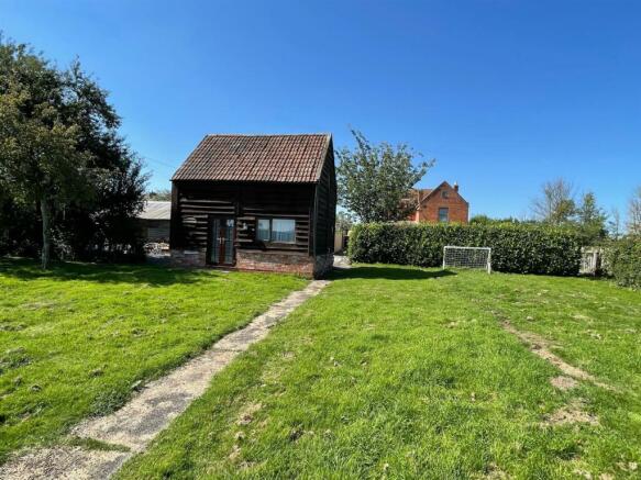 outbuilding.jpg