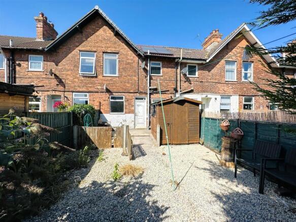 3 bed Terraced for sale Image 10