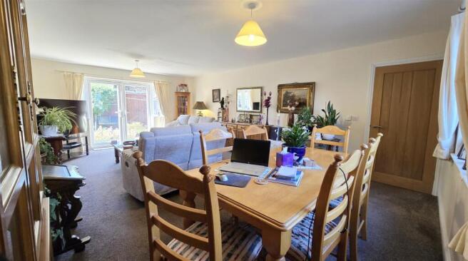 Living/Dining Room