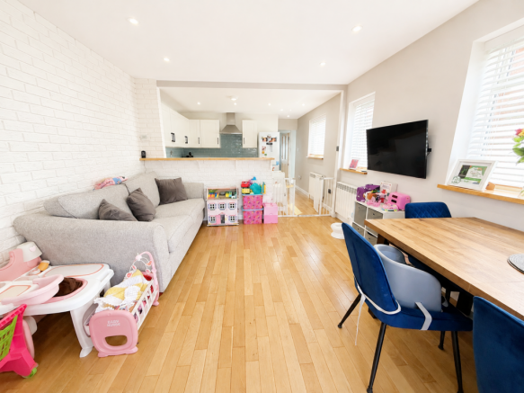 Kitchen/Dining