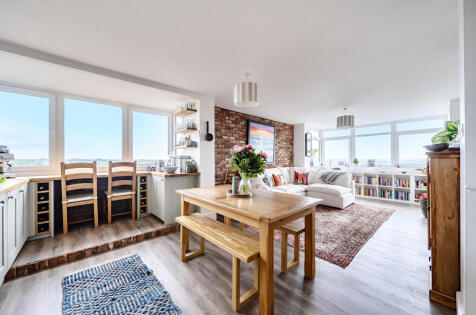 Bassett Avenue, Bassett, Southampton, Hampshire, SO16