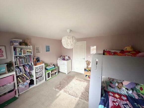 3 bed Semi-Detached for sale Image 12