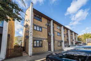 35, Manor Close, London SE28 8EY