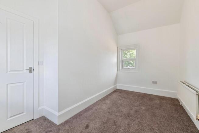 3 bed House to rent Image 8